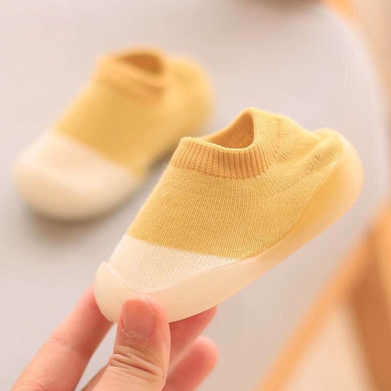 SweetFeet™ Rutschfeste Barfuß-Babyschuhe